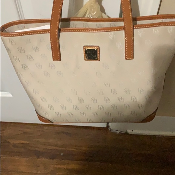 Dooney & Bourke Handbags - Purse